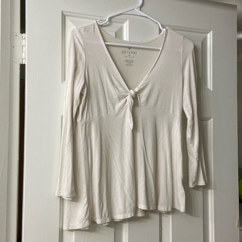 Women’s white long sleeve casual shirt